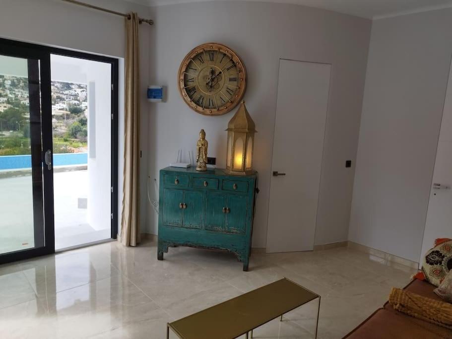 Modern Luxury Villa Paradise 칼페 외부 사진