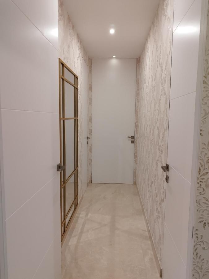 Modern Luxury Villa Paradise 칼페 외부 사진