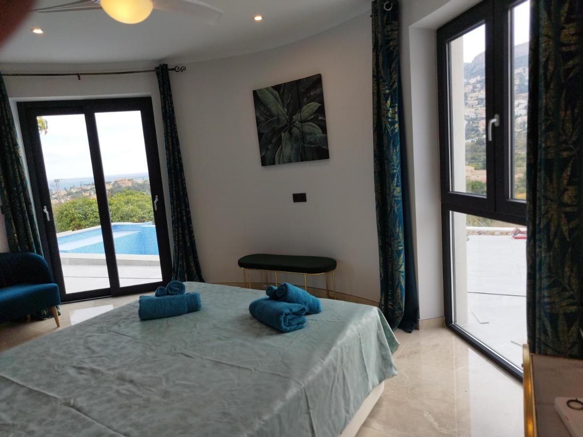 Modern Luxury Villa Paradise 칼페 객실 사진